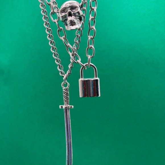 Gothic Skull Necklace Set - Picture 4 of 10